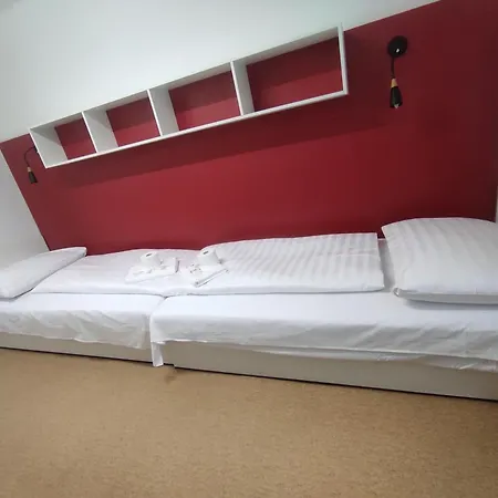 Hajdu Hostel *